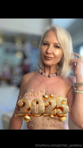 Hny who is looking forward to 2025 any cool resolutions i am live