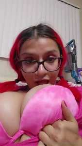 Who else loves the jiggle tip this post if you want a spicy video in