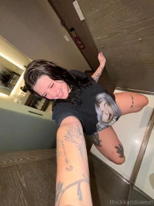 Forget elf on a shelf- i prefer thickk and sweet in a suite part 3