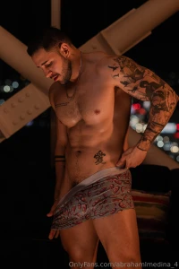 Quiero un beso en cada uno de mis tatuajes