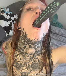 If you want to see what this tentacle does to me just give me the tip