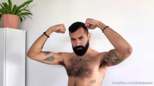 Descubre el universo de vellotatuado nbsp soy vello un chico peludo part 1