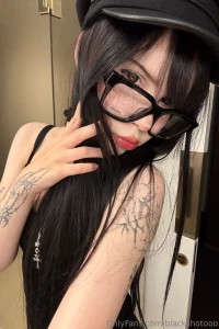 Dyed my hair black u like it part 1