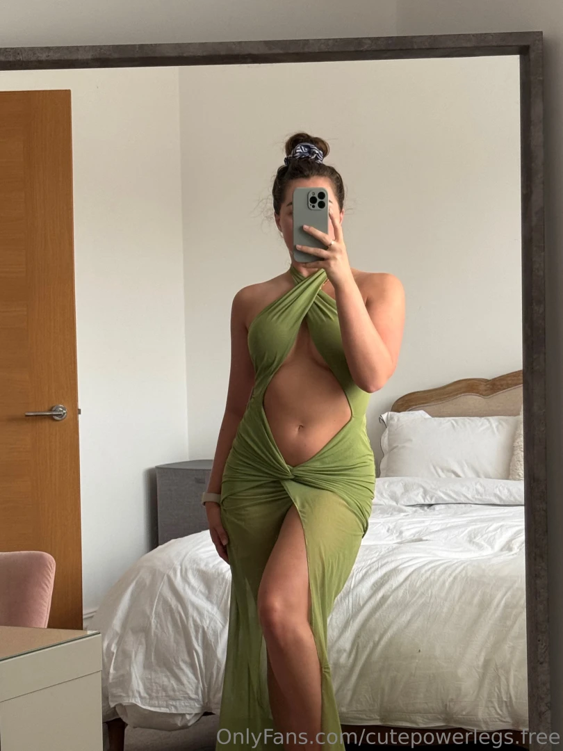 First fan to tip 20 gets 350 worth of sexy videos 