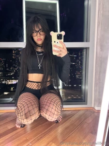 Can i squish ur face between these thighs gt 3