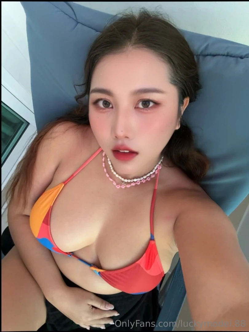 Hello everyone do you would iike to see me on livestream on here i 