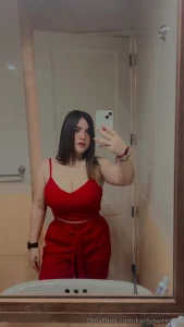 I look good in red don t you think part 1