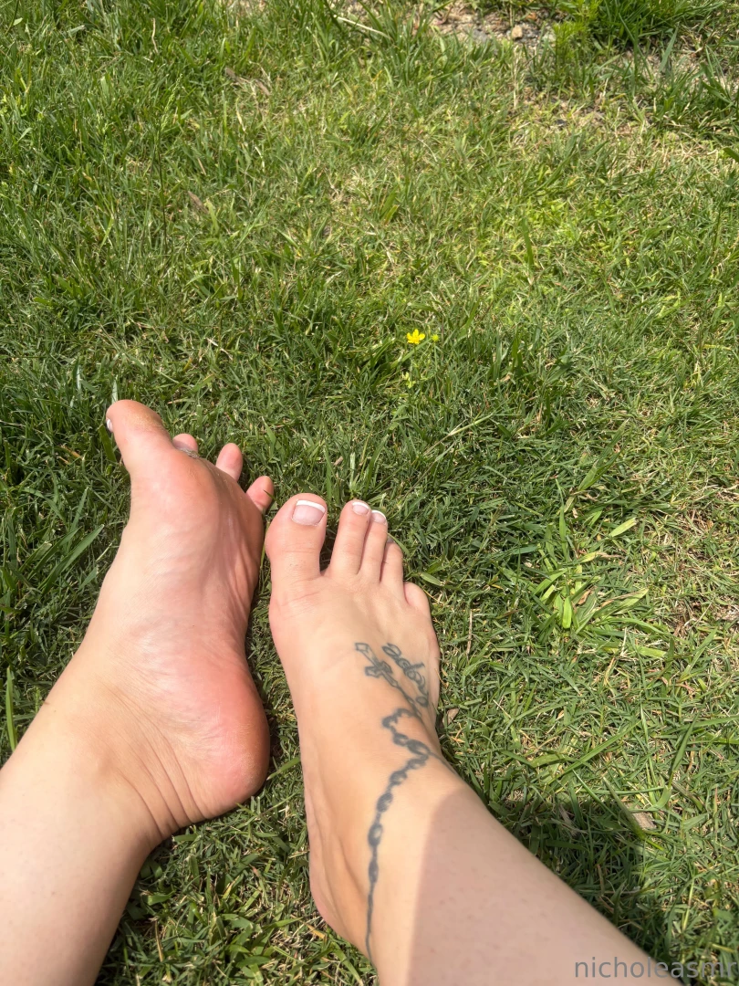 Can i give u a footjob 