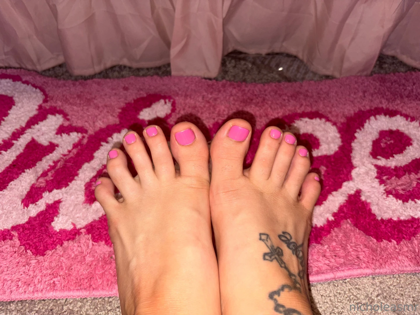 As promised here are photos of my new toes and nails 