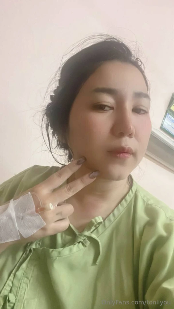 I got bitten by a bee had to go to the hospital part 1 