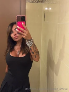 Adoro questo outfit ma forse preferirei mostrarmi a te senza