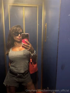 Sto rientrando a casa per riiniziare a fare cam vi aspetto