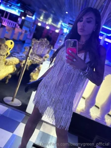 Se vuoi ti racconto in chat della mia serata pazza di ieri sera