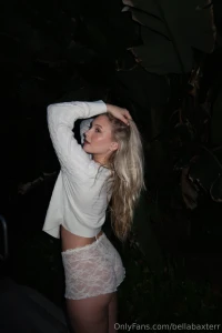 Tell me where you d put your hands first baby