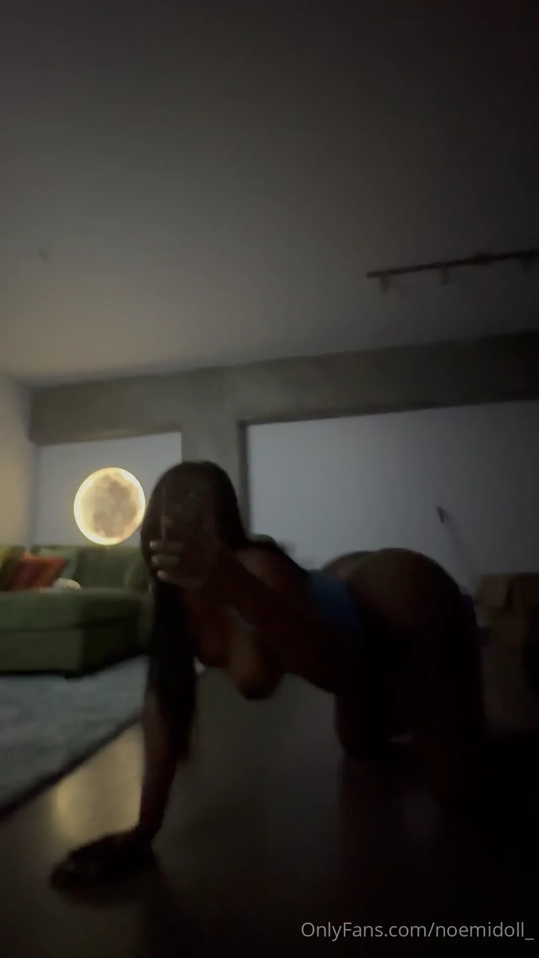 Late night bored twerking in mirror 