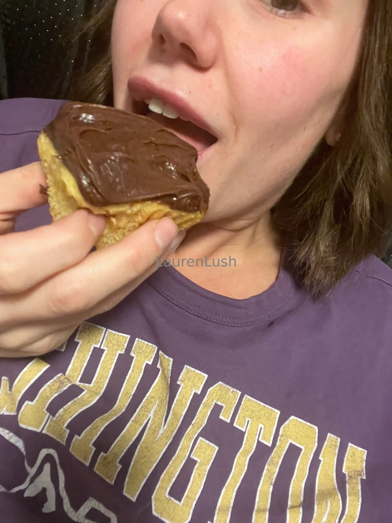 The party doesn t stop decided to make yellow cake chocolate frosting 