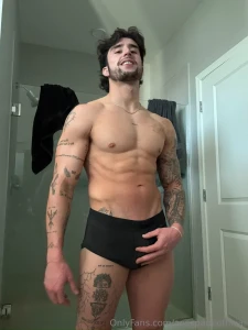 In a super horny mood who s coming through part 1