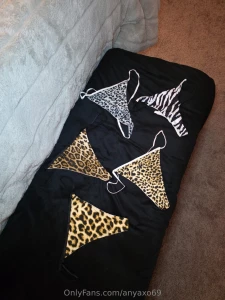 Two fans only buy a pair of panties and get a personalized video with part 1