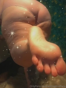 Imagine the way my perfect soles taste the way my toes feel in your