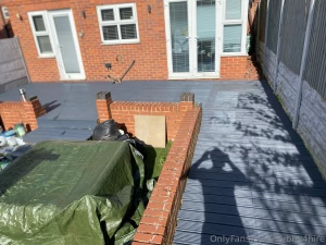 Nice bit of decking staining today side quest completed now who s