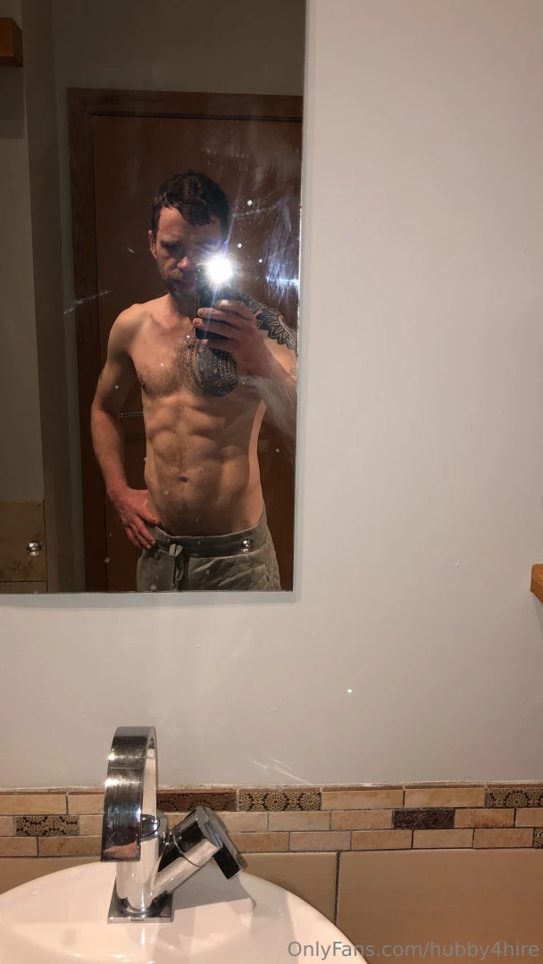 Oldie but i love this pic look so ripped 