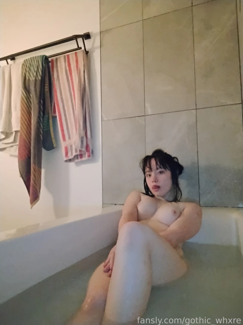 --- custom content price list 1 custom photos - 1 photo 10 - 5 photos part 1 