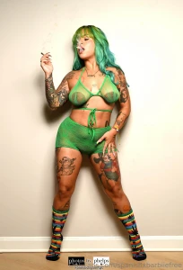 Your 4 10 stoner girlfriend part 6