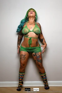 Your 4 10 stoner girlfriend part 3