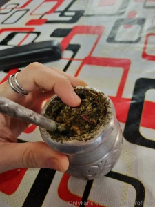 Today i dropped a small cinnamon stick 1 cm in my not only does it add