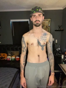 Any good boys in need of head pats dm me