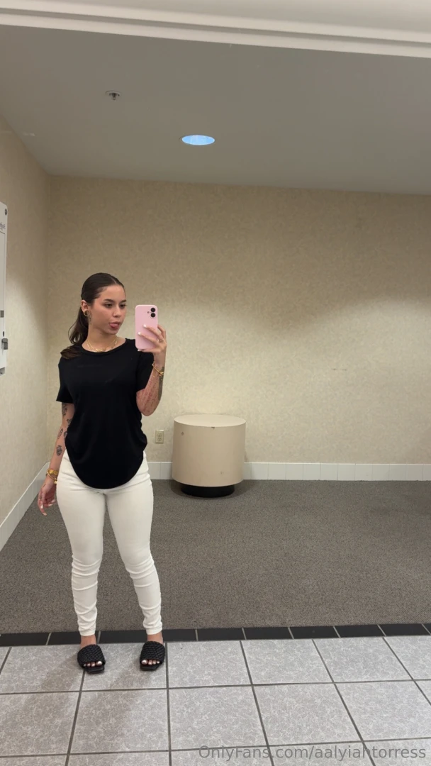 Its giving backrooms part 1 