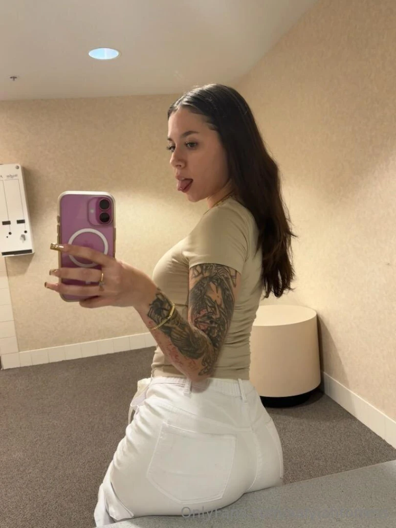 This weekend is gonna be full of nothing just how i like it 