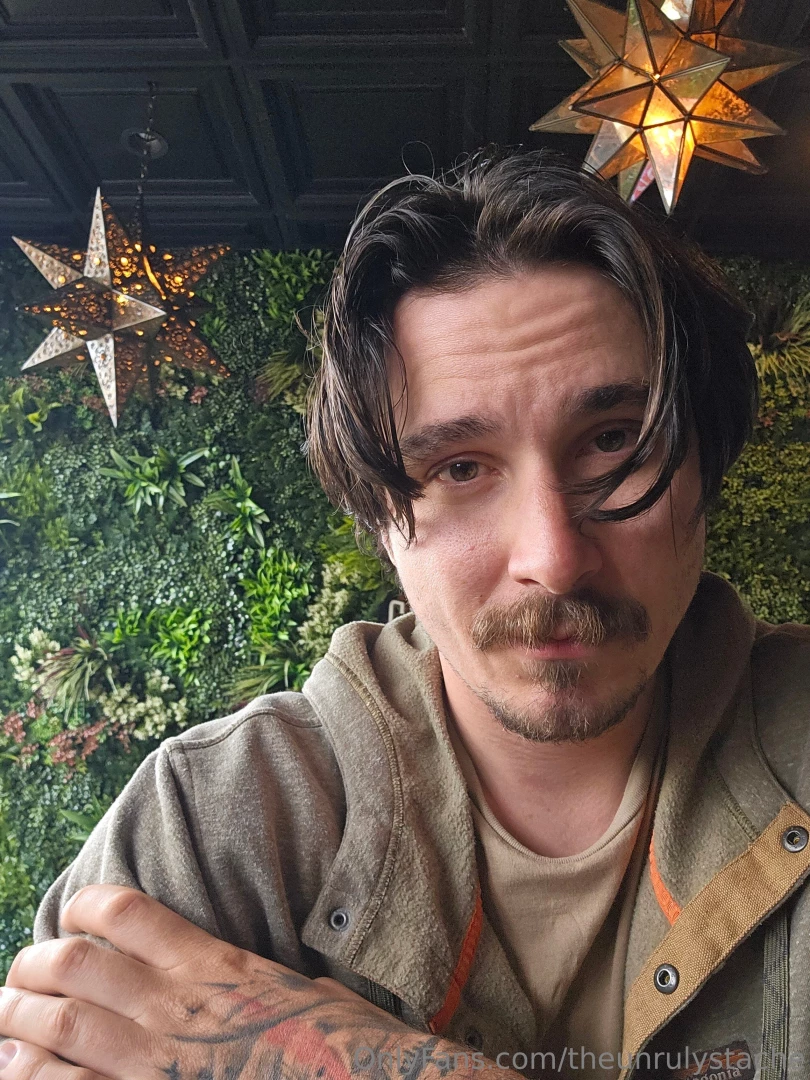 Somebody said i look like bbno but what do you guys think 