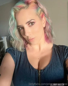 Check jelenajensen if you re looking to have a fun tuesday