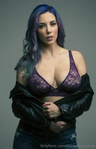 Feeling like a bad girl in this outfit jelenajensen