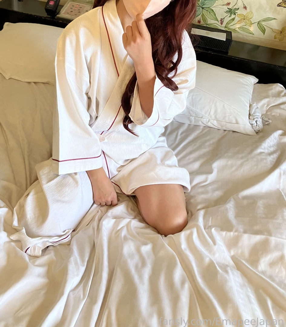 I m relaxing in my bathrobe eh do you want to see my breasts and 