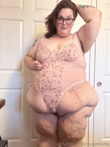 Yay new pictures let me know what you think of this lingerie