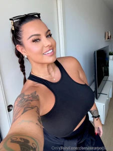 My bestie anaguillenx gave me some free passes to her onlyfans for the part 3