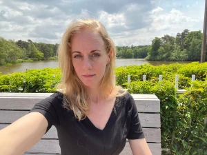 Tip 1 if you like me without makeup i am camping in my home town until