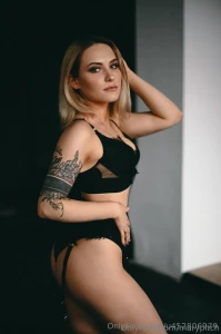 Alexa_blondi a hot hottie with a stunning flexible body is waiting for part 102