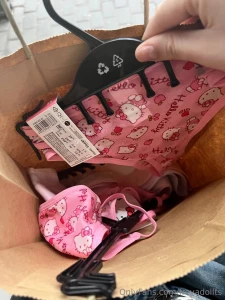 I bought new lingerie i will shoot content that is exclusive and very