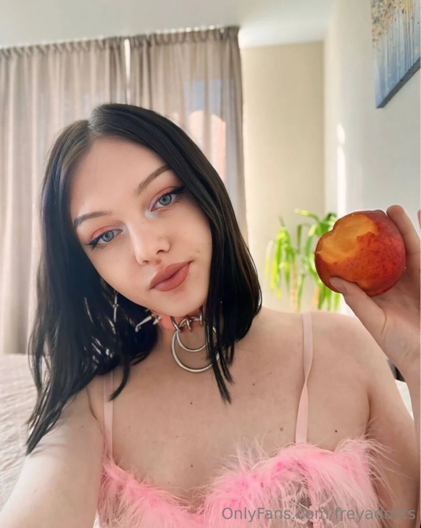 Sweet as this peach 