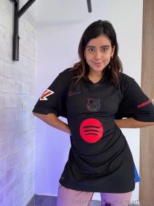 I dressed only to take it off on camera come see it complete