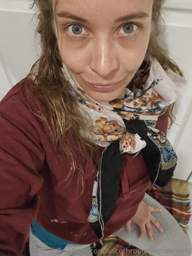 Rainy cold gross week i m chilling today watching movies and chatting part 2 