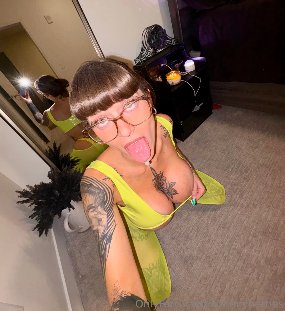 Does mommy look good in yellow part 4 