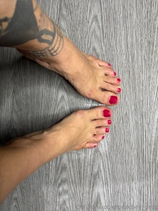Feet ready to be worshipped
