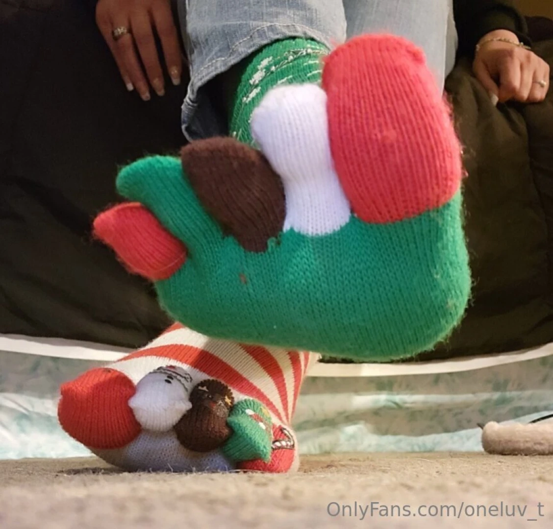 Christmas toes lol 
