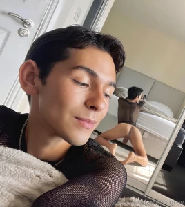 Wanna taste this ass daddy dm me