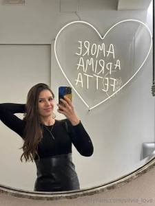 The mirror only sees the reflection and the selfie - the mood