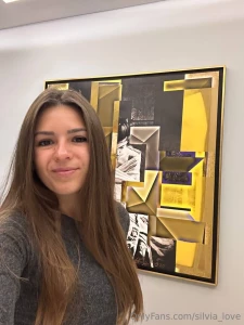 I love to admire interesting pictures it s my passion and have you